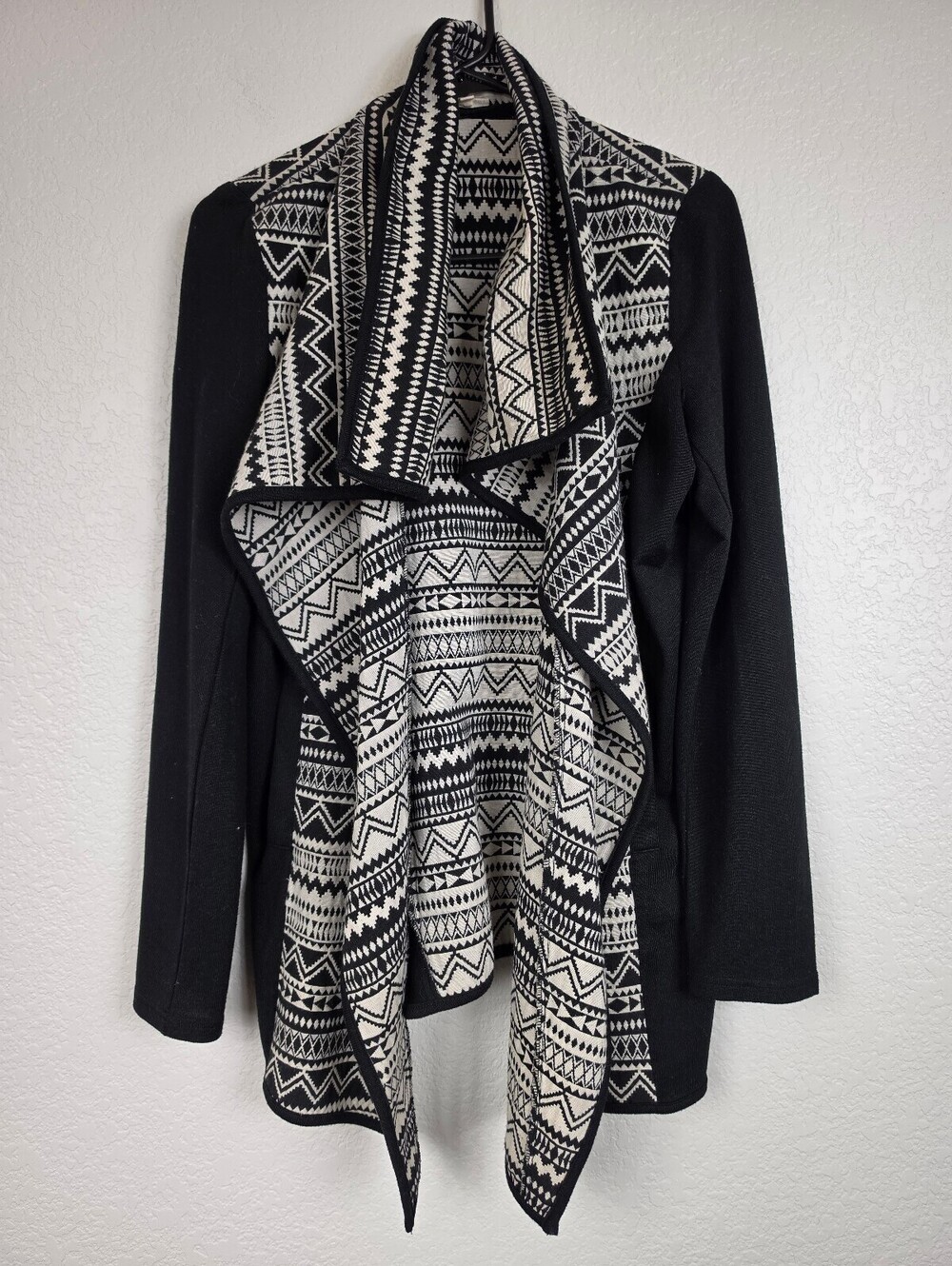 Anthropologie En Creme Black & White Patterned Cardigan